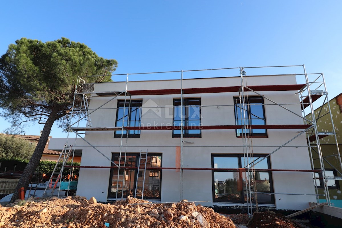 ISTRIA, POREČ - Villa di lusso con giardino e vista mare