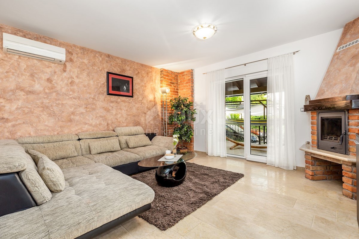 OPATIJA, BREGI - Nuova villa in stile mediterraneo con due unità abitative, piscina, foresteria, taverna e parco giochi per bambini