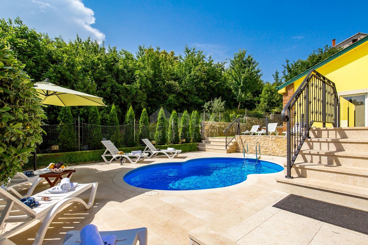 OPATIJA, BREGI - Nuova villa in stile mediterraneo con due unità abitative, piscina, foresteria, taverna e parco giochi per bambini