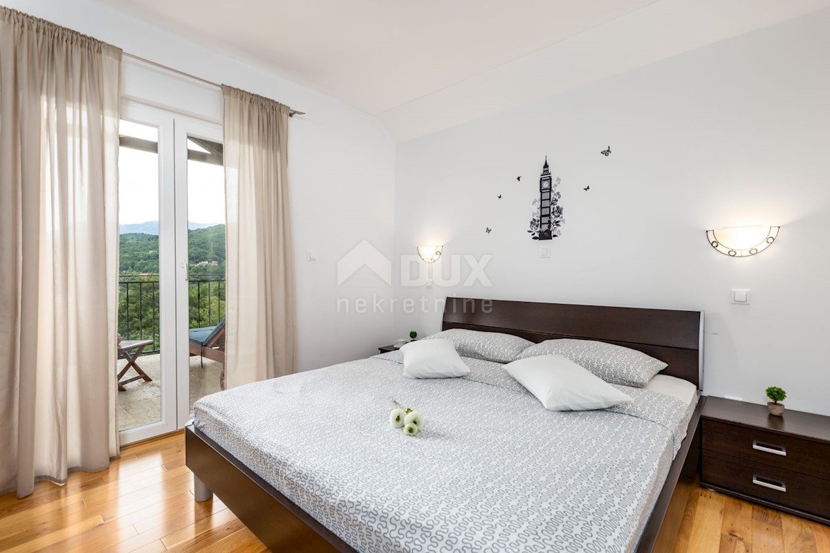 OPATIJA, BREGI - Nuova villa in stile mediterraneo con due unità abitative, piscina, foresteria, taverna e parco giochi per bambini