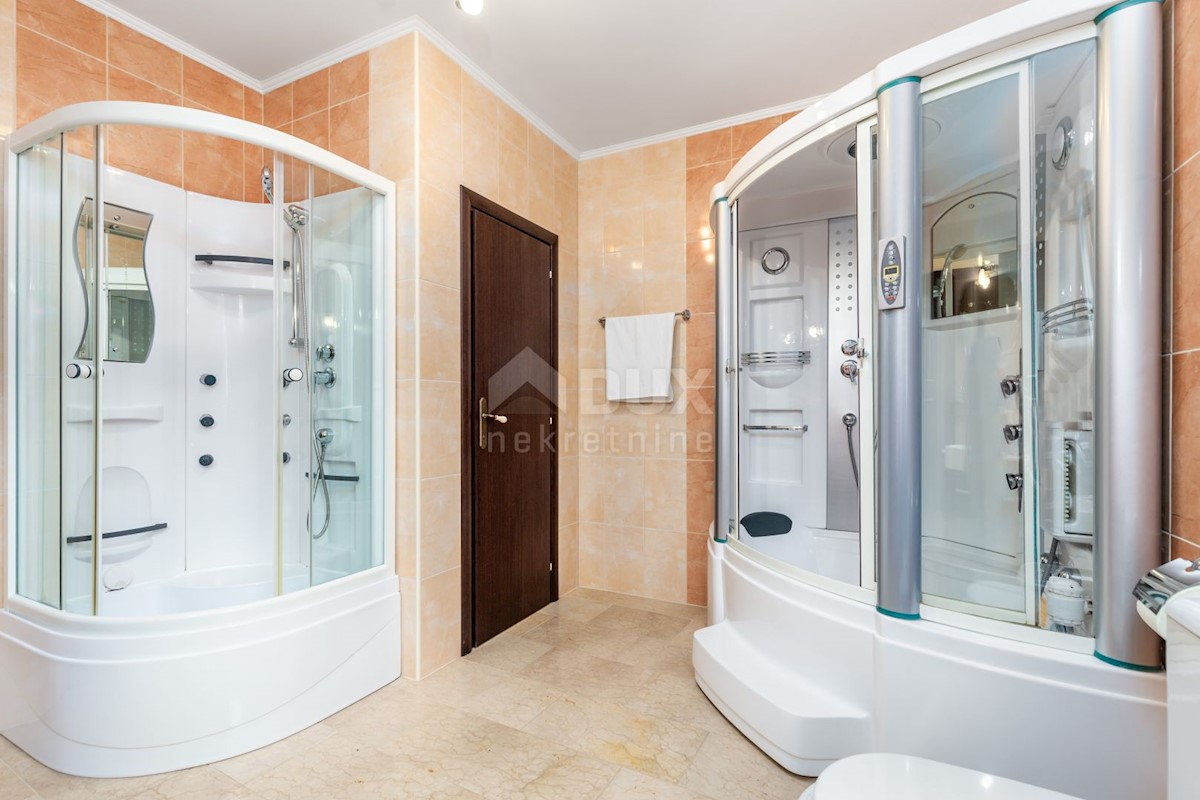 OPATIJA, BREGI - Nuova villa in stile mediterraneo con due unità abitative, piscina, foresteria, taverna e parco giochi per bambini