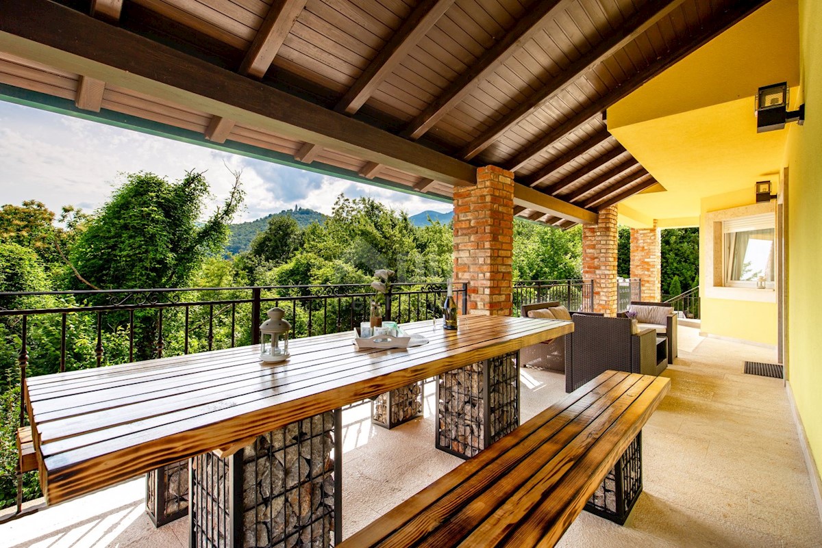 OPATIJA, BREGI - Nuova villa in stile mediterraneo con due unità abitative, piscina, foresteria, taverna e parco giochi per bambini