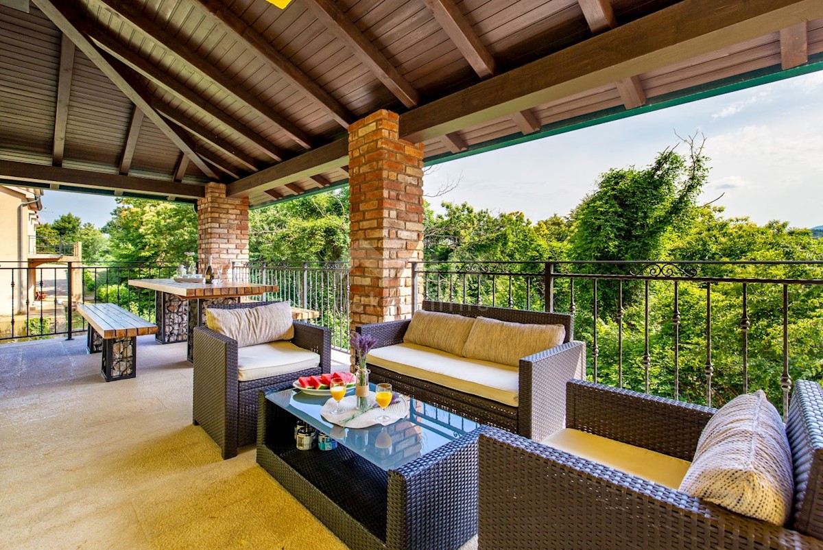 OPATIJA, BREGI - Nuova villa in stile mediterraneo con due unità abitative, piscina, foresteria, taverna e parco giochi per bambini