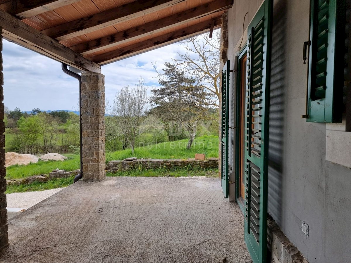 ISTRIA, PAZIN - Casa indipendente con piscina