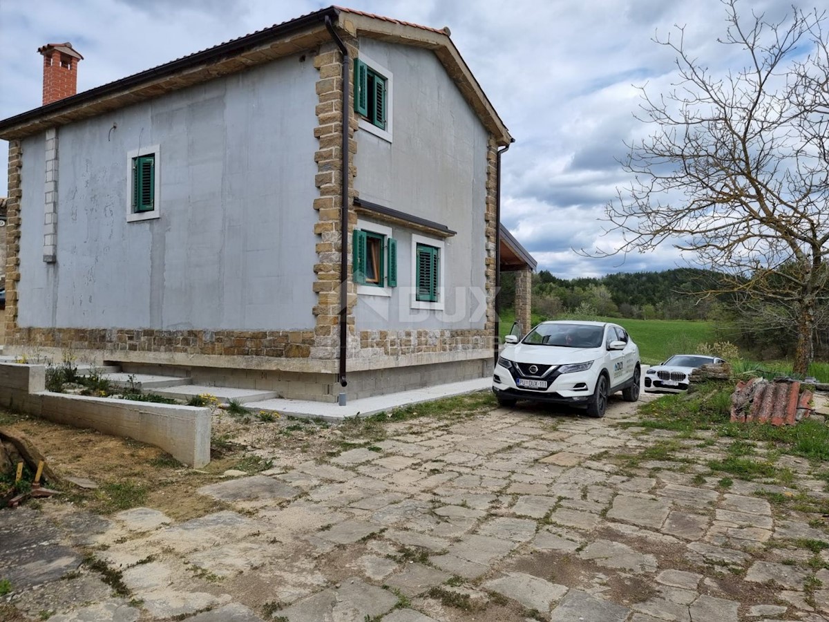 ISTRIA, PAZIN - Casa indipendente con piscina