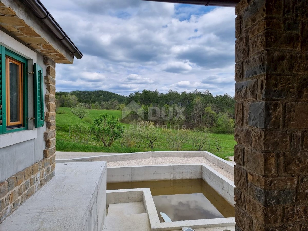 ISTRIA, PAZIN - Casa indipendente con piscina