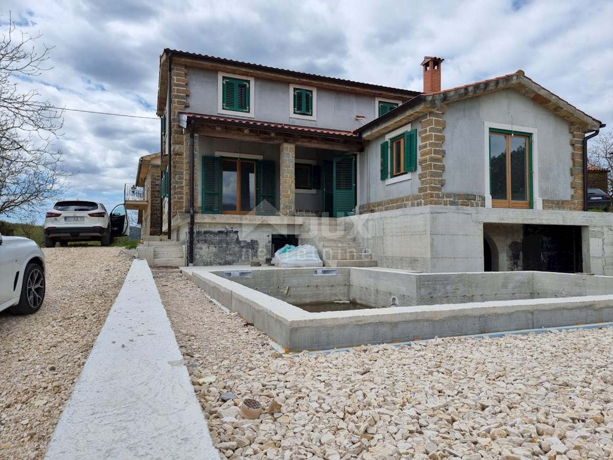 ISTRIA, PAZIN - Casa indipendente con piscina