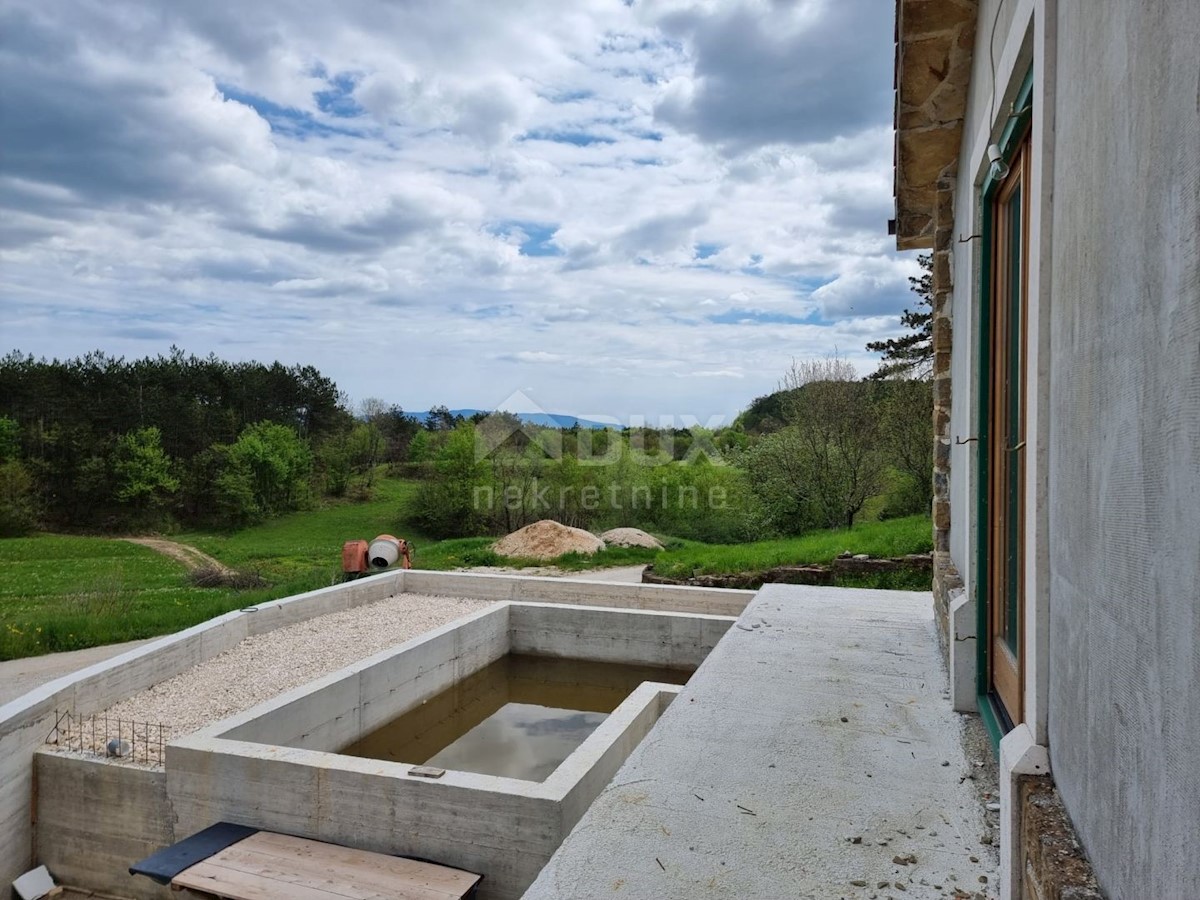 ISTRIA, PAZIN - Casa indipendente con piscina