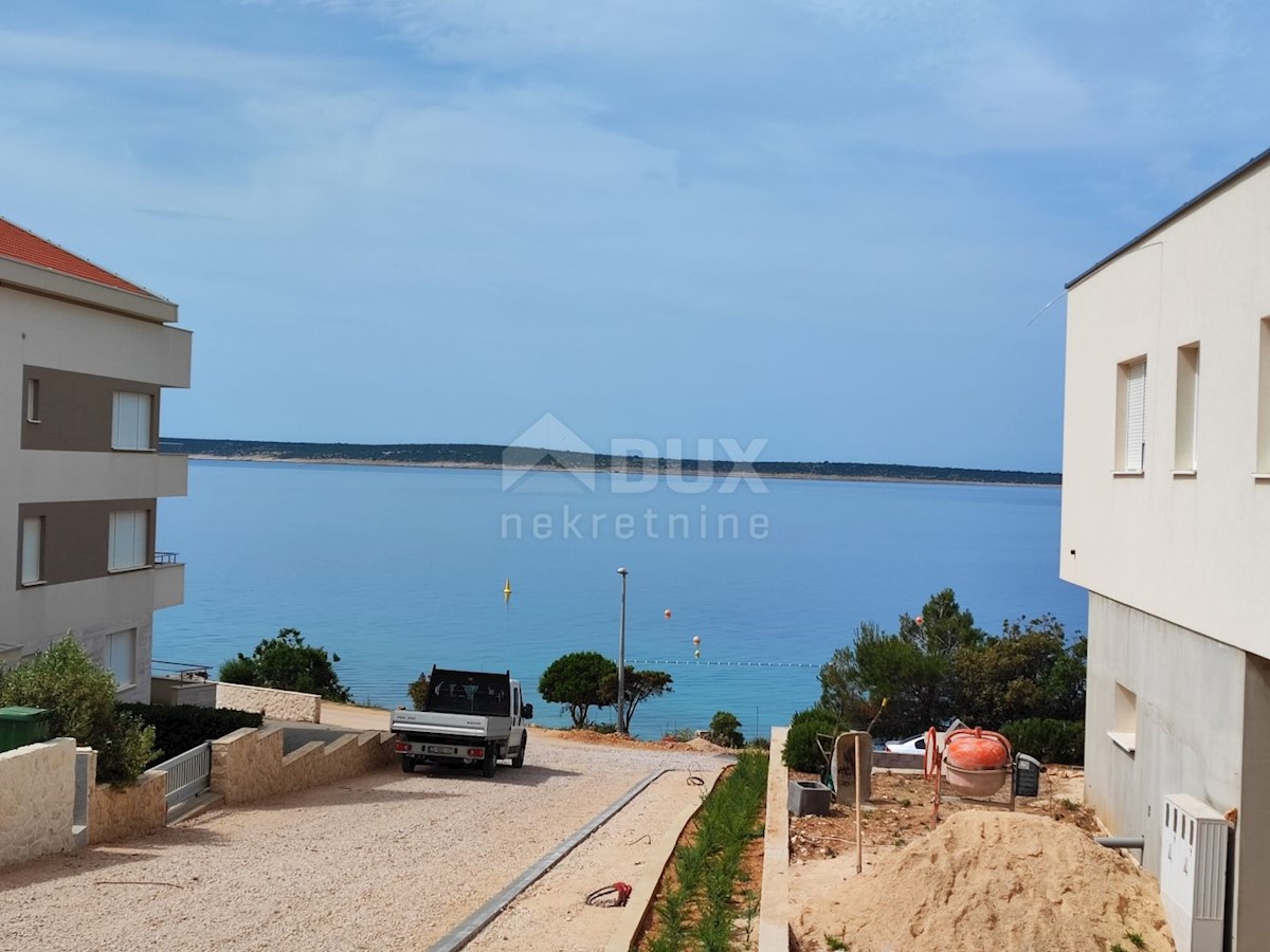 ISOLA DI PAG, MANDRE - appartamento di lusso con piscina in splendido edificio di nuova costruzione