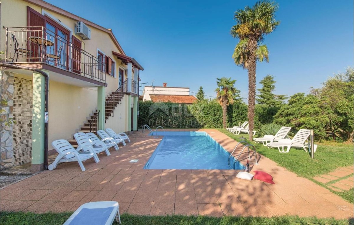 ISTRIA, POREČ - Casa con piscina e giardino paesaggistico