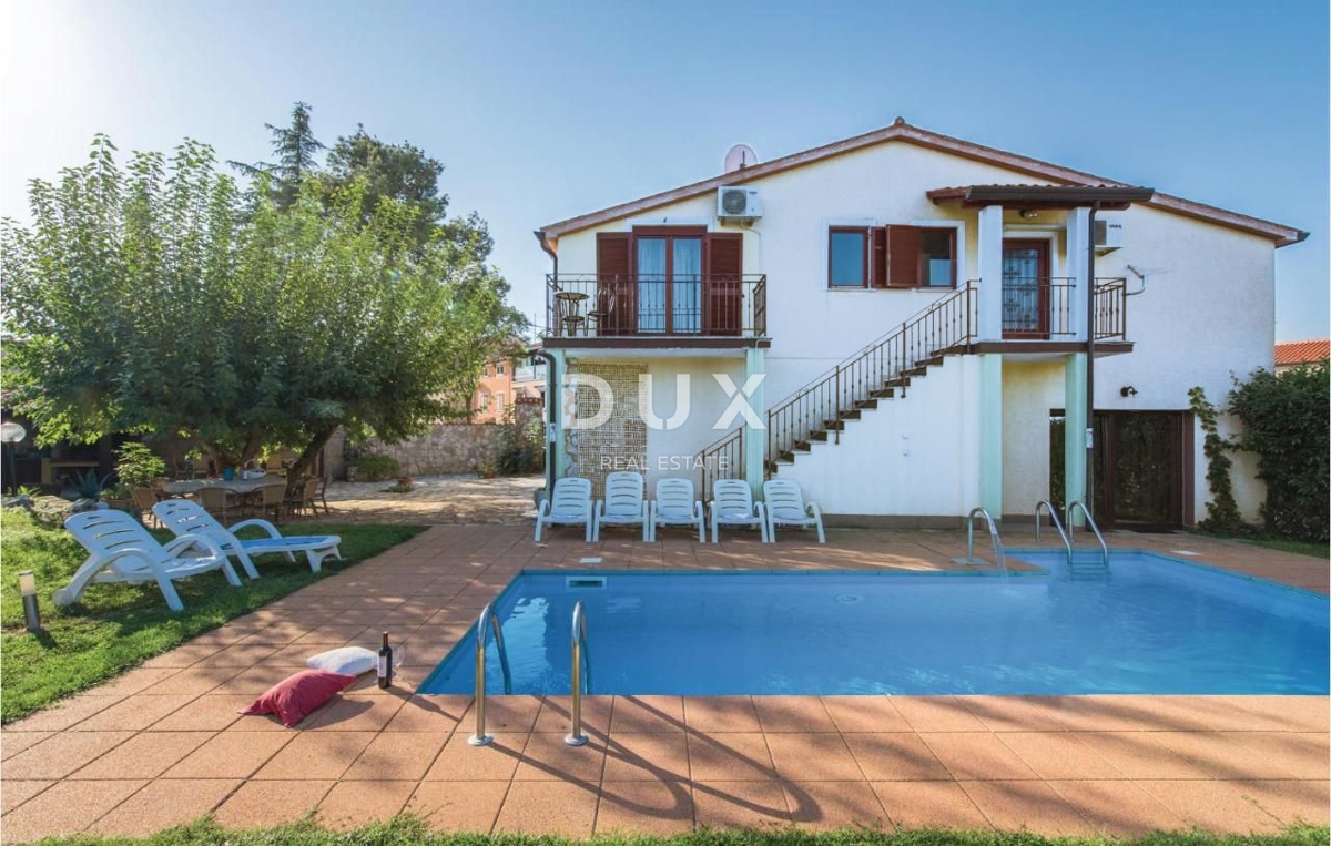 ISTRIA, POREČ - Casa con piscina e giardino paesaggistico