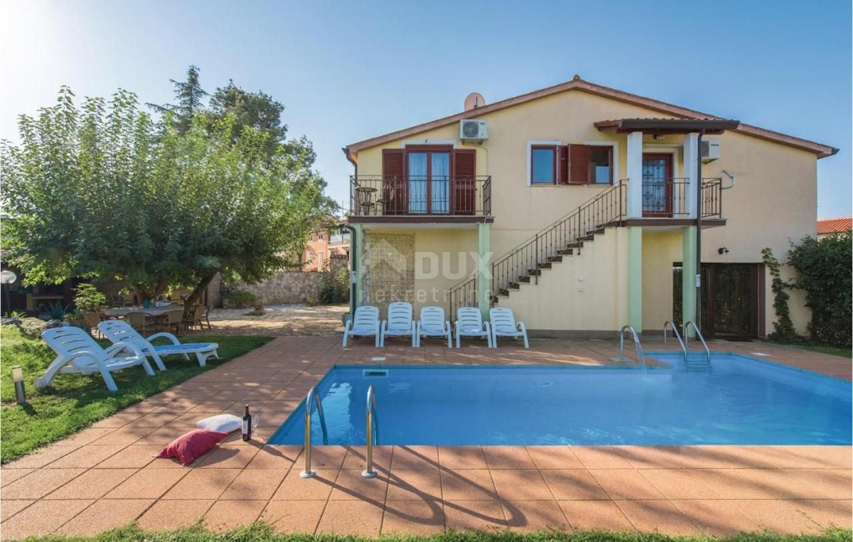 ISTRIA, POREČ - Casa con piscina e giardino paesaggistico