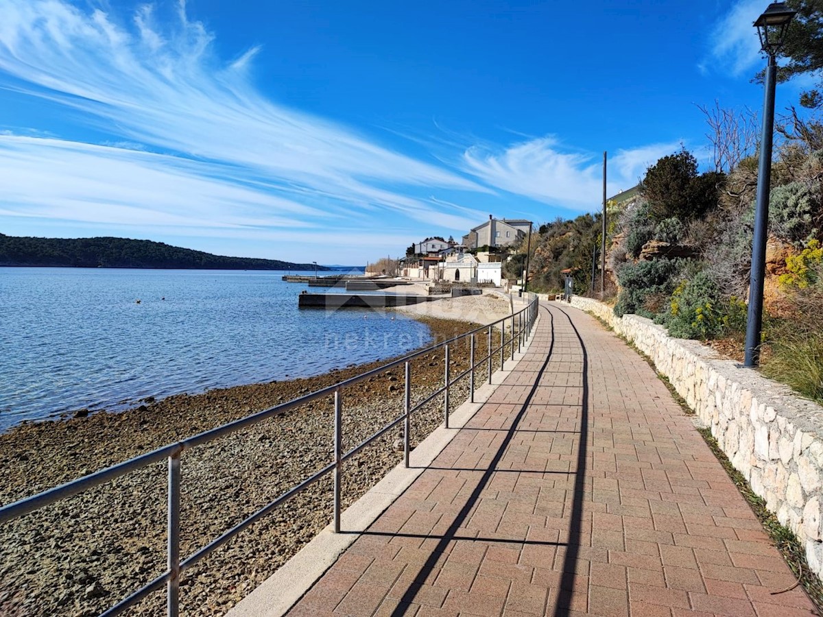 ISOLA DI RAB, BARBAT - Palazzina indipendente in ottima posizione