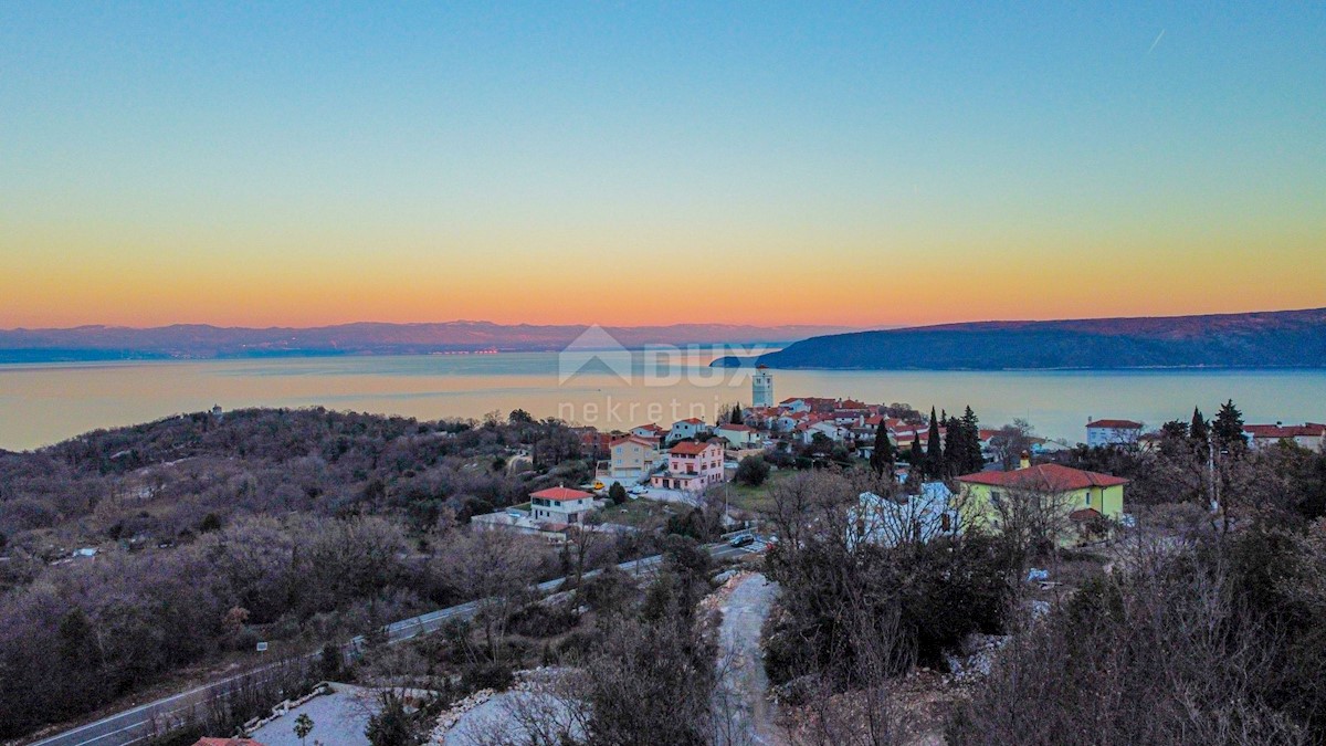 OPATIJA, BRSEČ - 3500m2 - 3 terreni edificabili per la costruzione di ville con piscina, vista mare panoramica