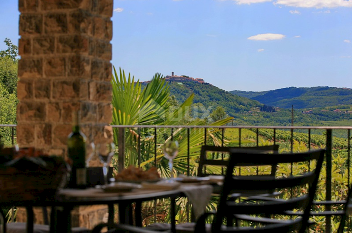 ISTRIA, OPRTALJ - Casa in pietra d'Istria con vista su Montona