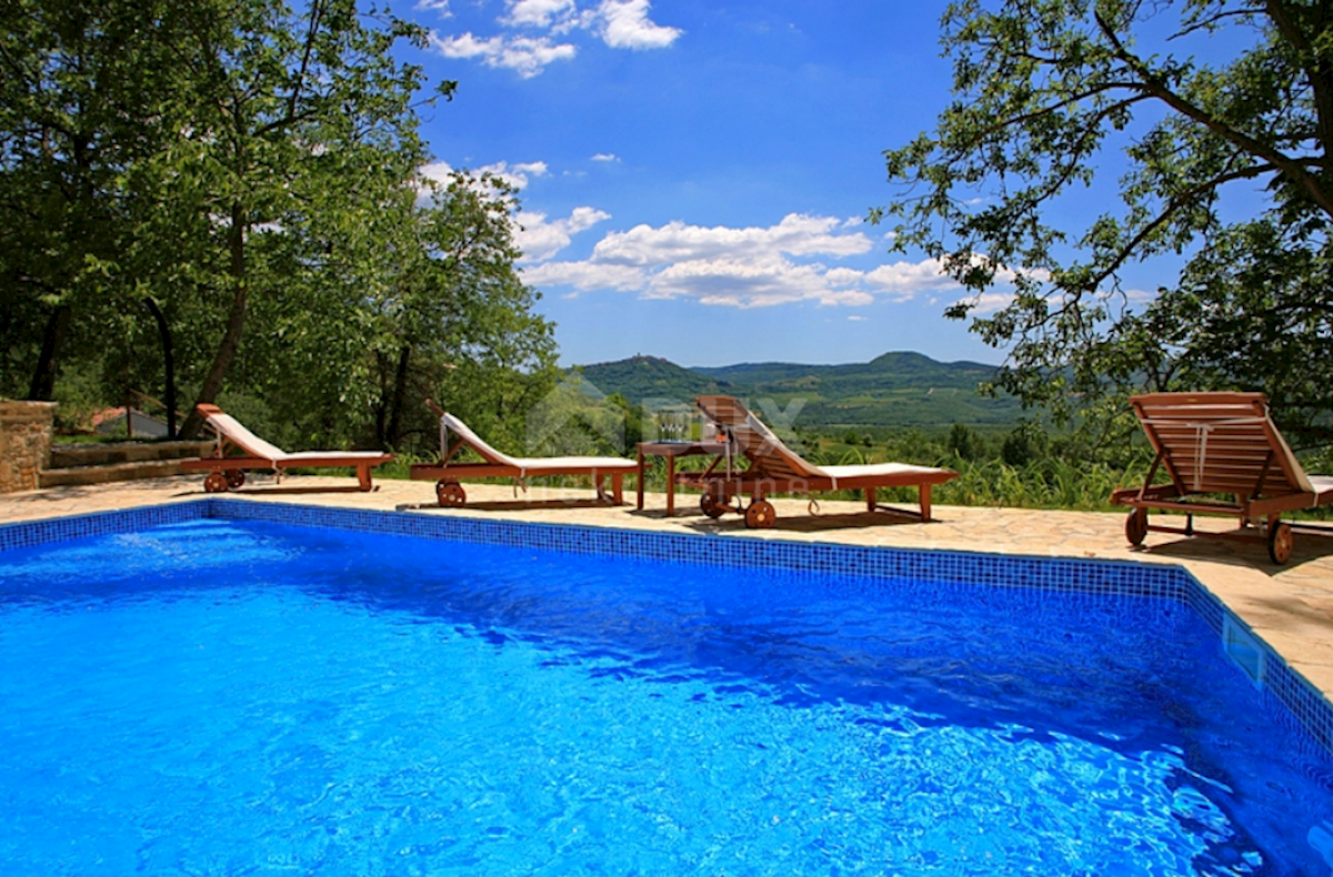 ISTRIA, OPRTALJ - Casa in pietra d'Istria con vista su Montona