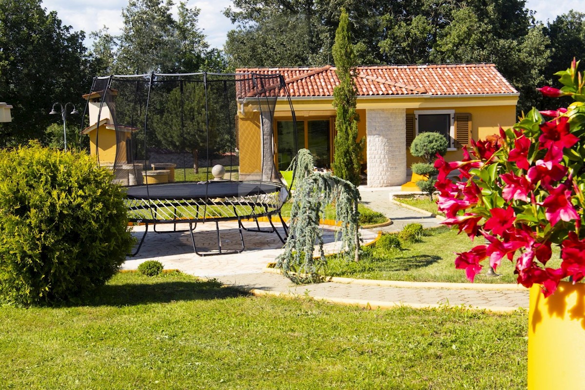 ISTRIA - Proprietà esclusiva, villa, ampio giardino con servizi aggiuntivi