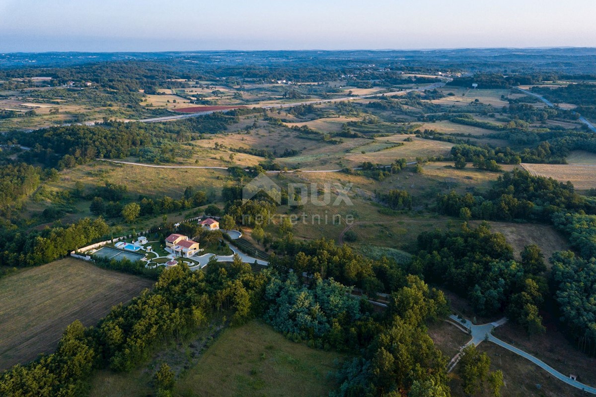 ISTRIA - Proprietà esclusiva, villa, ampio giardino con servizi aggiuntivi