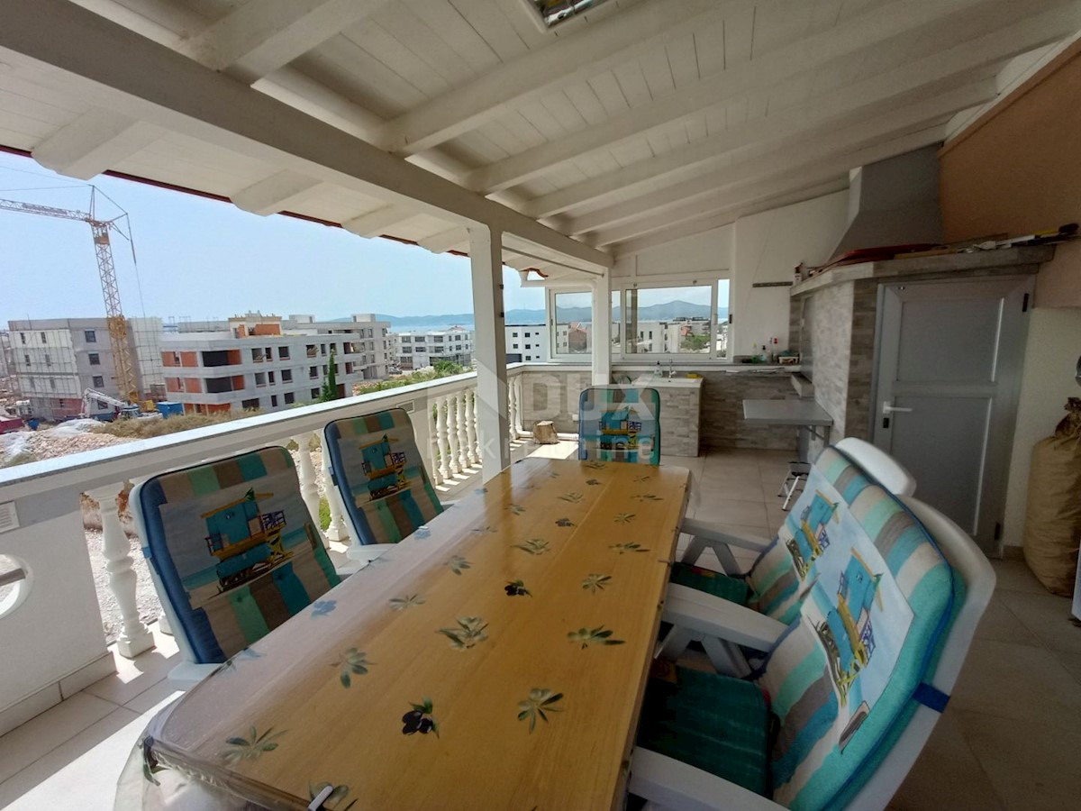 ZADAR, BORIK - Appartamento con terrazza sul tetto e vista mare