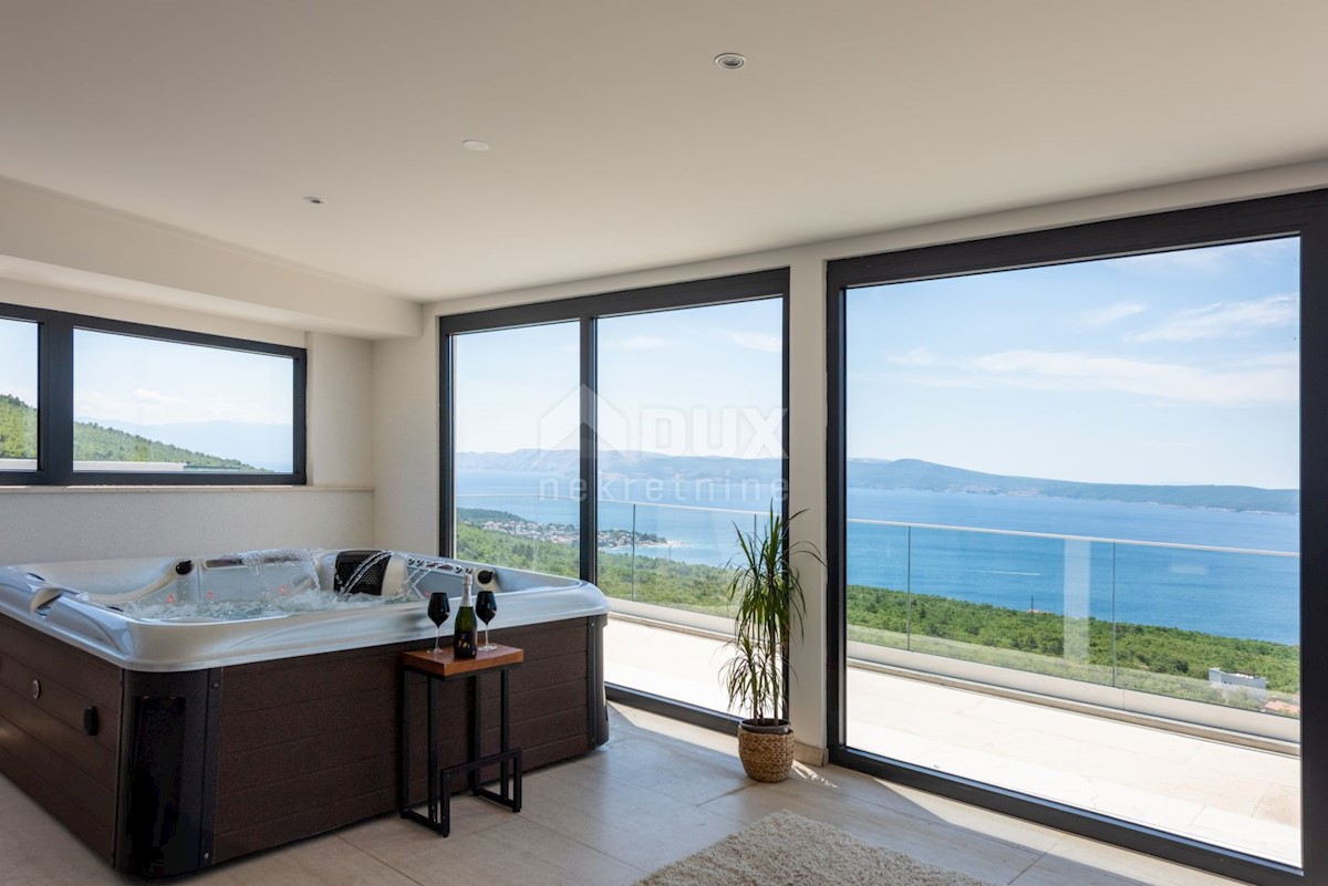 CRIKVENICA - Villa moderna con vista panoramica sul mare!
