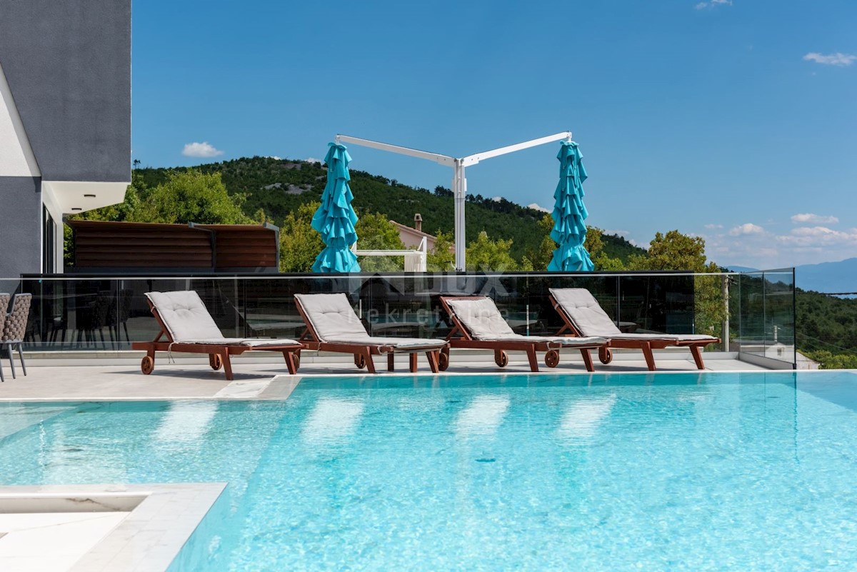 CRIKVENICA - Villa moderna con vista panoramica sul mare!