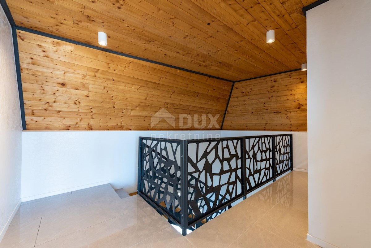 CRIKVENICA - Villa moderna con vista panoramica sul mare!