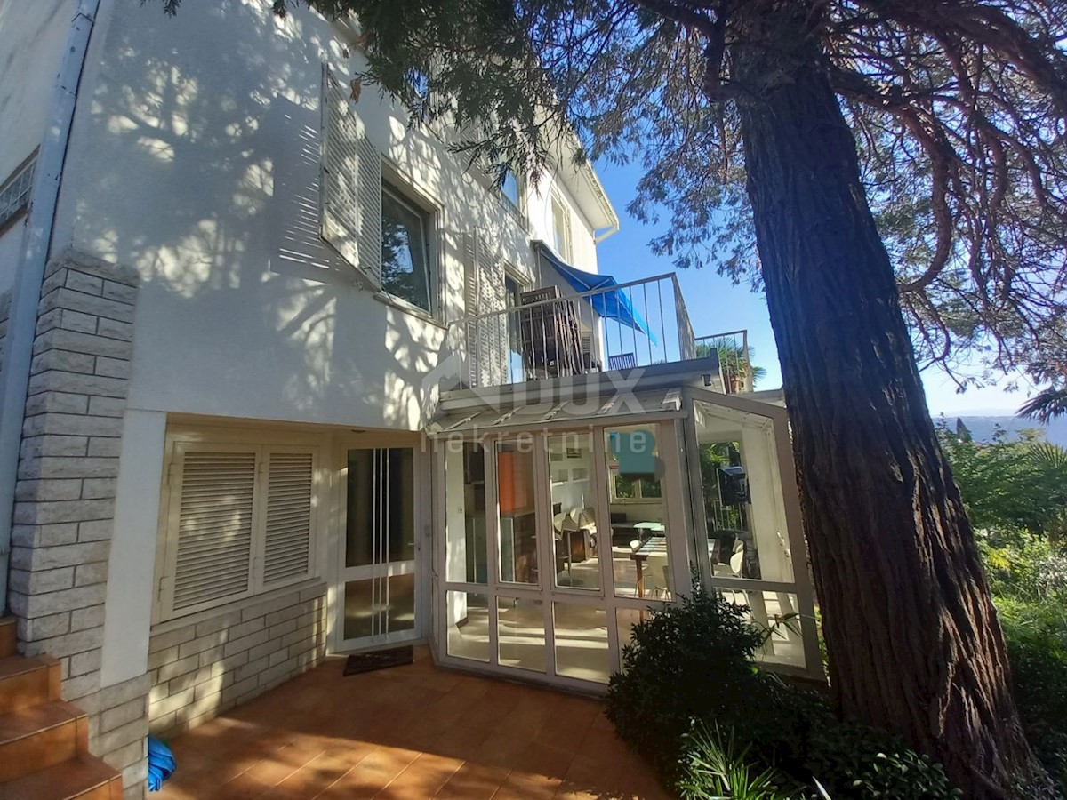 OPATIJA, CENTRO - casa indipendente con bella vista e giardino nel centro di Opatija
