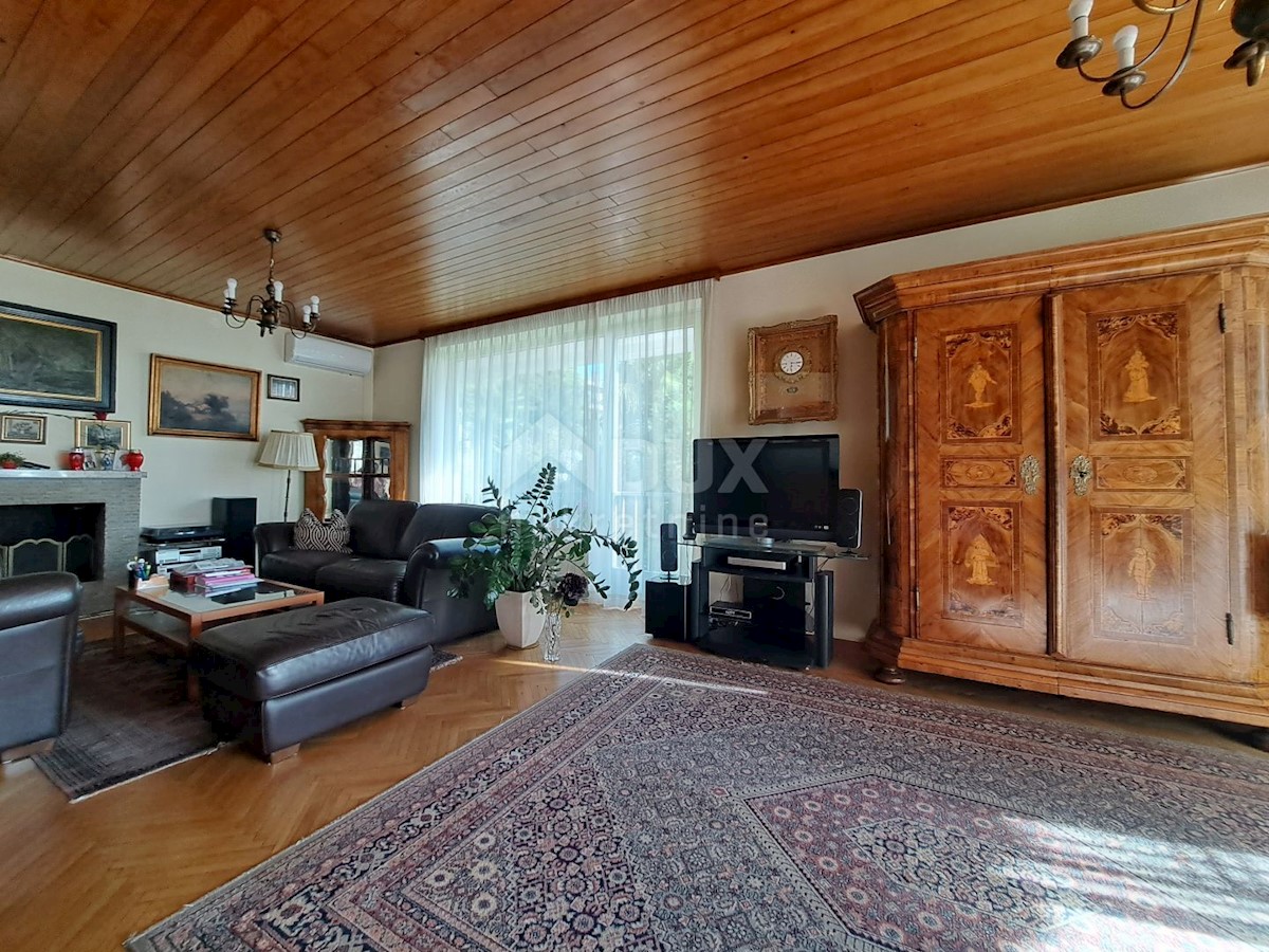 OPATIJA, CENTRO - casa indipendente con bella vista e giardino nel centro di Opatija