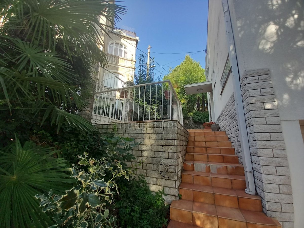 OPATIJA, CENTRO - casa indipendente con bella vista e giardino nel centro di Opatija