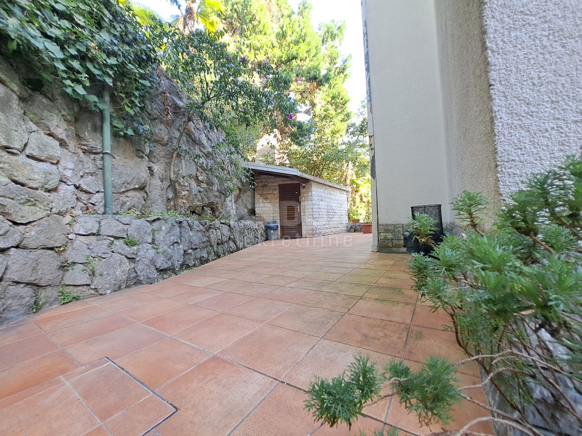OPATIJA, CENTRO - casa indipendente con bella vista e giardino nel centro di Opatija
