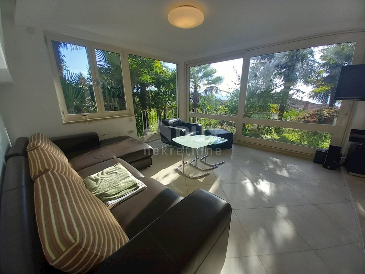 OPATIJA, CENTRO - casa indipendente con bella vista e giardino nel centro di Opatija