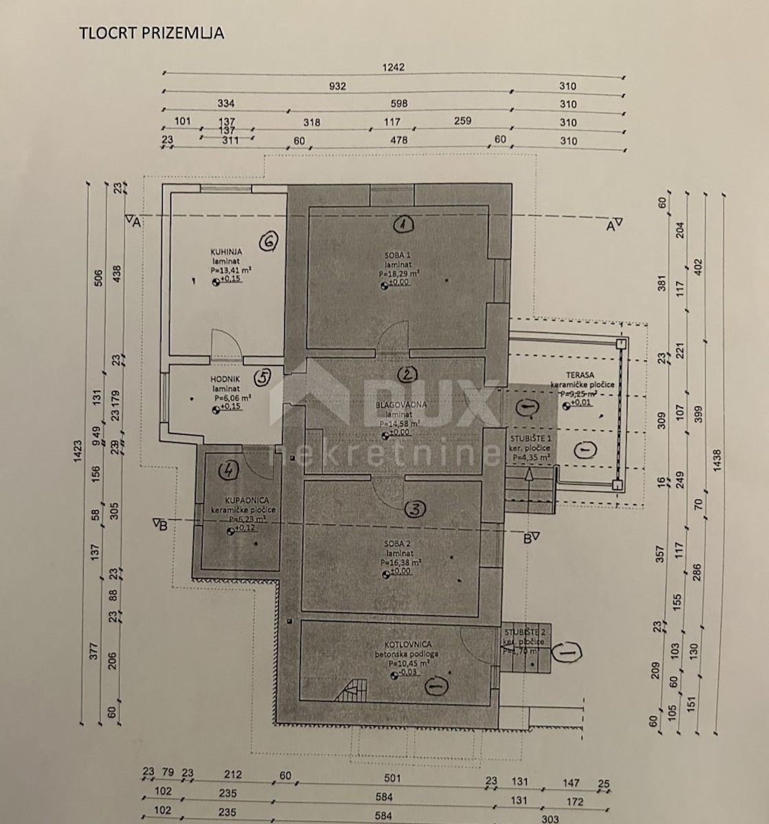 OTOČAC - Casa con ampio giardino e 2 cantieri