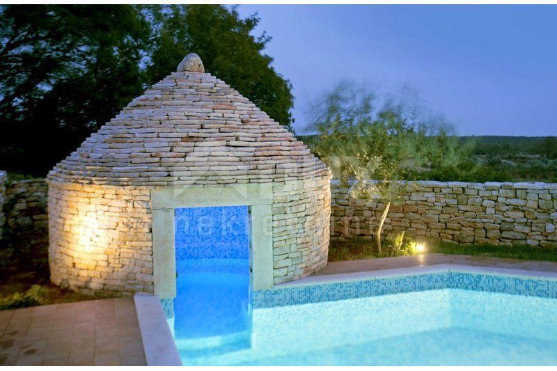 ISTRIA, JURŠIĆI - affascinante casa con vista sulla natura