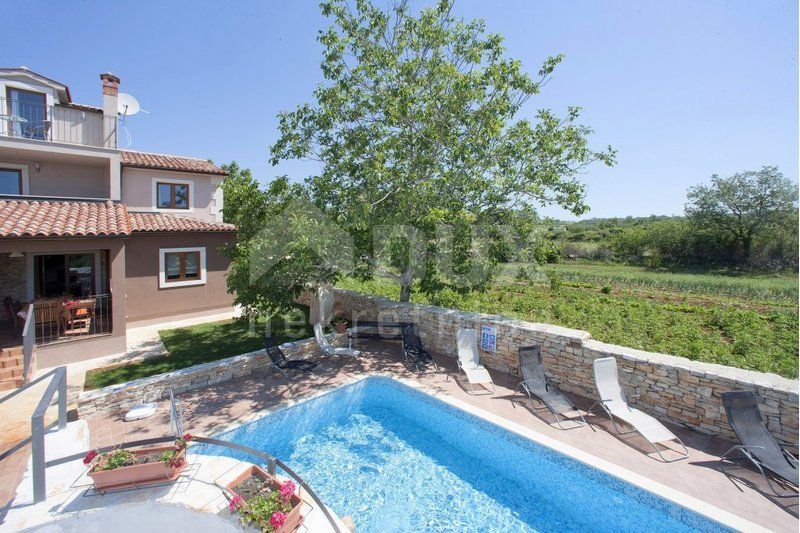 ISTRIA, JURŠIĆI - affascinante casa con vista sulla natura