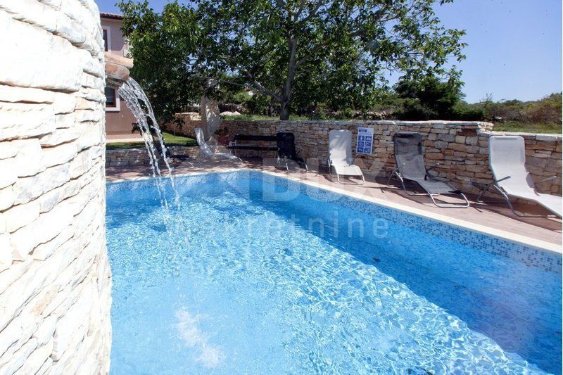 ISTRIA, JURŠIĆI - affascinante casa con vista sulla natura