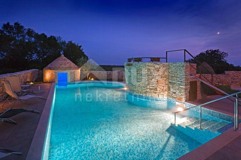 ISTRIA, JURŠIĆI - affascinante casa con vista sulla natura