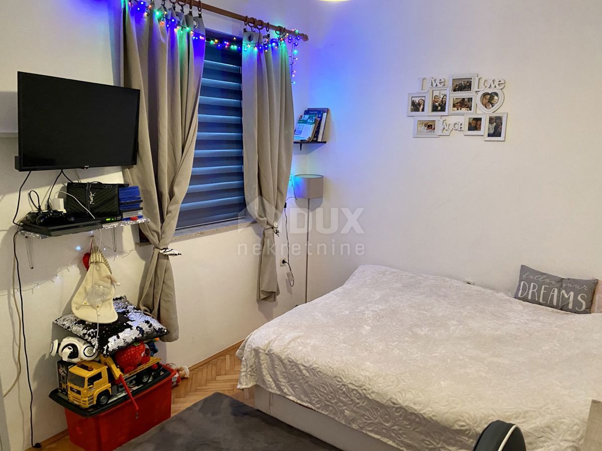 RIJEKA, KRNJEVO - Casa con giardino e 2 locali commerciali