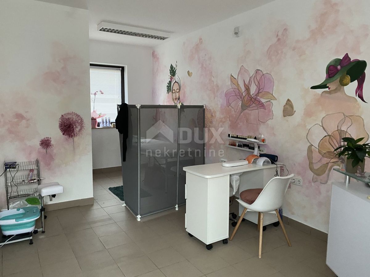 RIJEKA, KRNJEVO - Casa con giardino e 2 locali commerciali