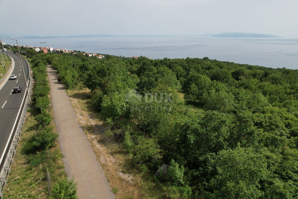 RIJEKA, ZAMET, DIRACJE - terreno 3320m2 proprio accanto all'autostrada per pubblicità (poster jumbo)