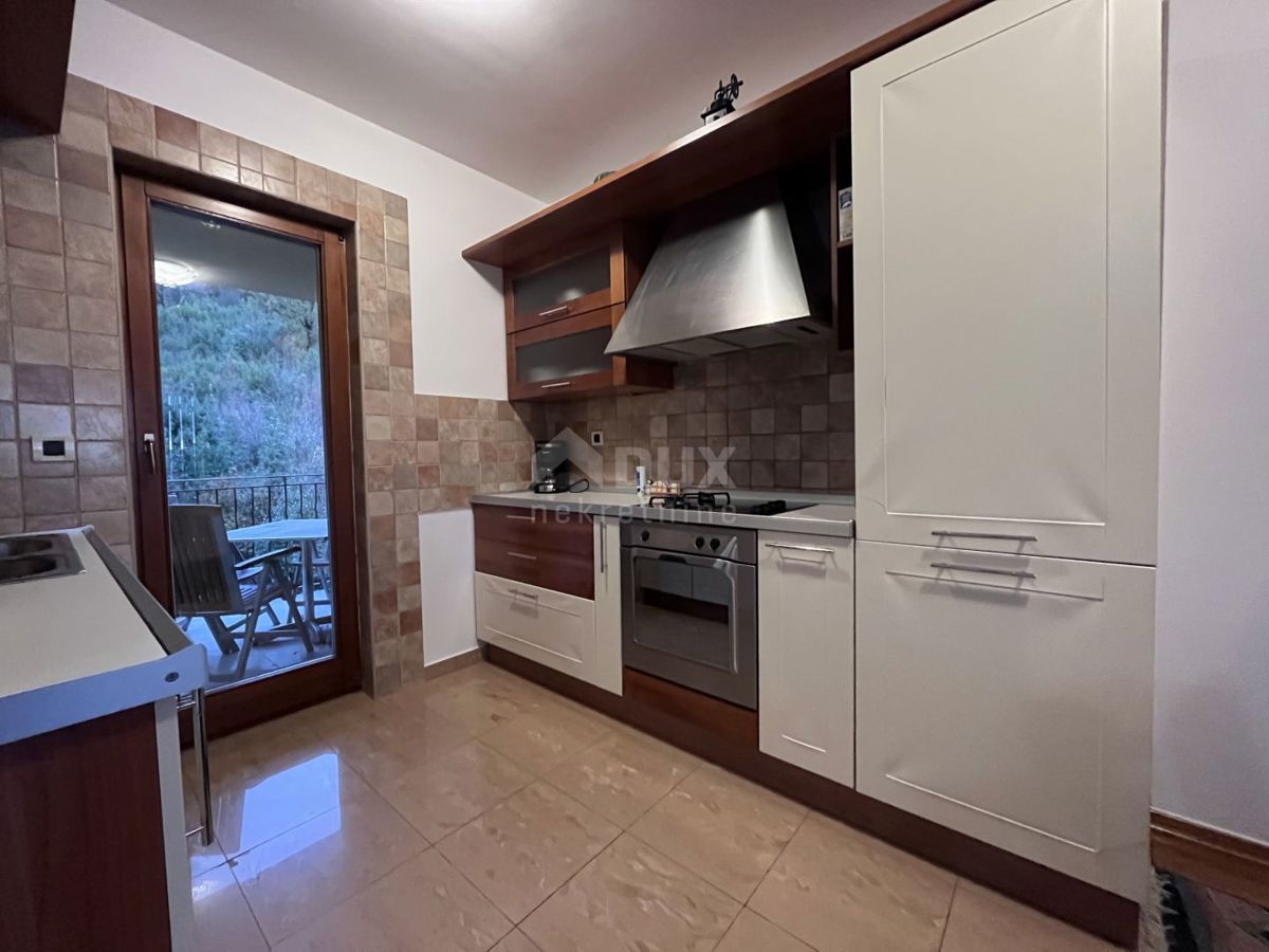 OPATIJA, IČIĆI - appartamento su due piani con garage, tre logge e vista sul mare