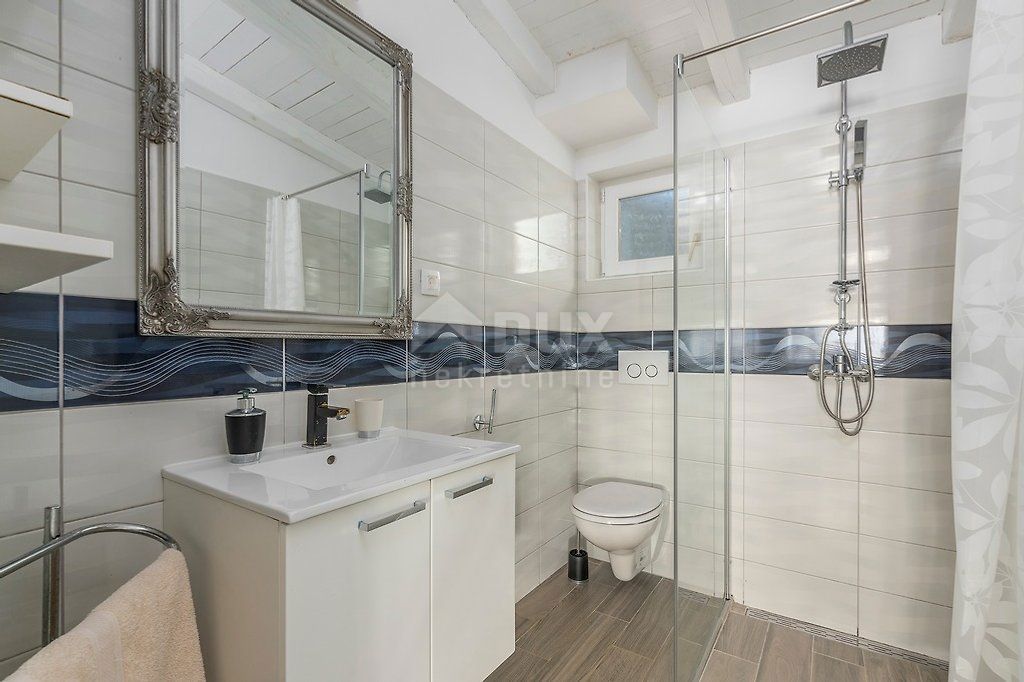 ISTRIA, ROVINJ - Spaziosa proprietà idilliaca