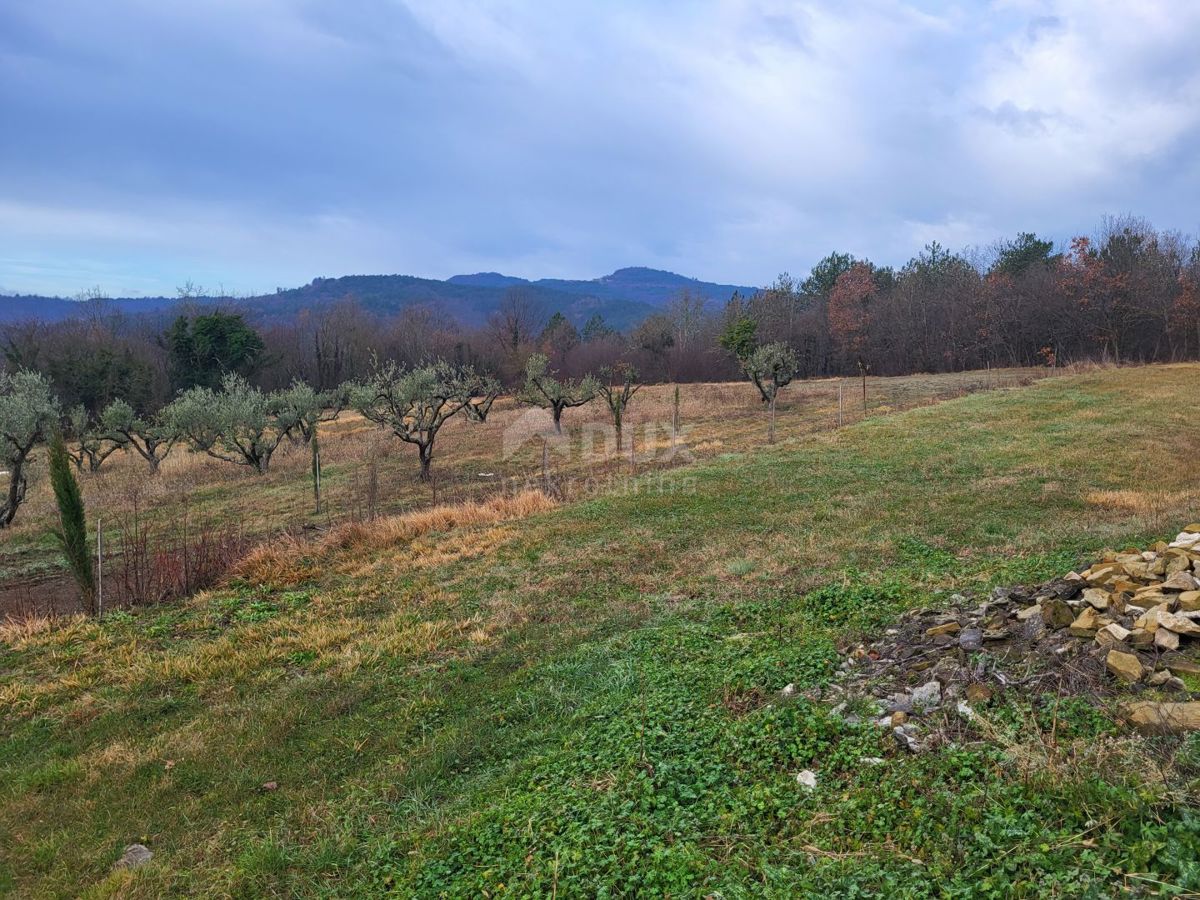 Terreno Boljun, Lupoglav, 2.010m2