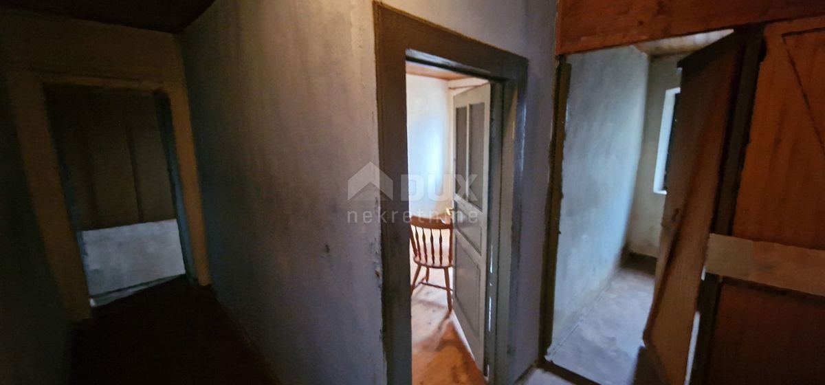 ISTRIA, MOTOVUN, OKOLICA - Due case da adattare con cortile