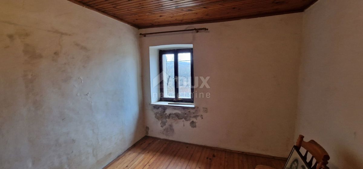 ISTRIA, MOTOVUN, OKOLICA - Due case da adattare con cortile