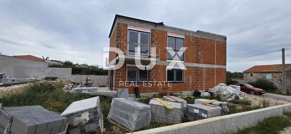 ISTRIA, UMAGO - Casa bifamiliare con vista mare