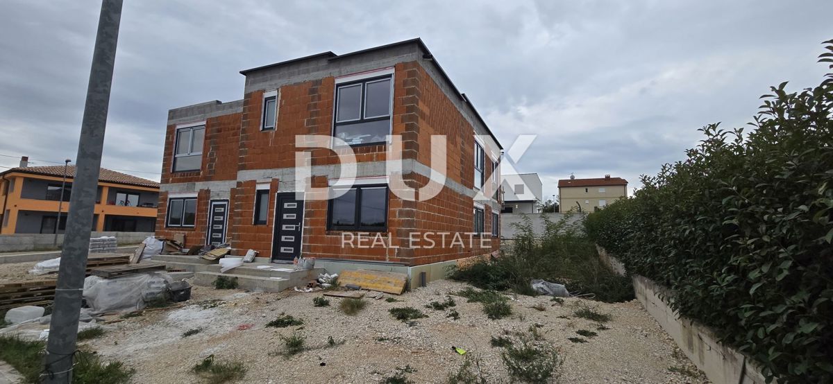 ISTRIA, UMAGO - Casa bifamiliare con vista mare