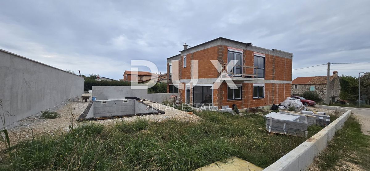 ISTRIA, UMAGO - Casa bifamiliare con vista mare