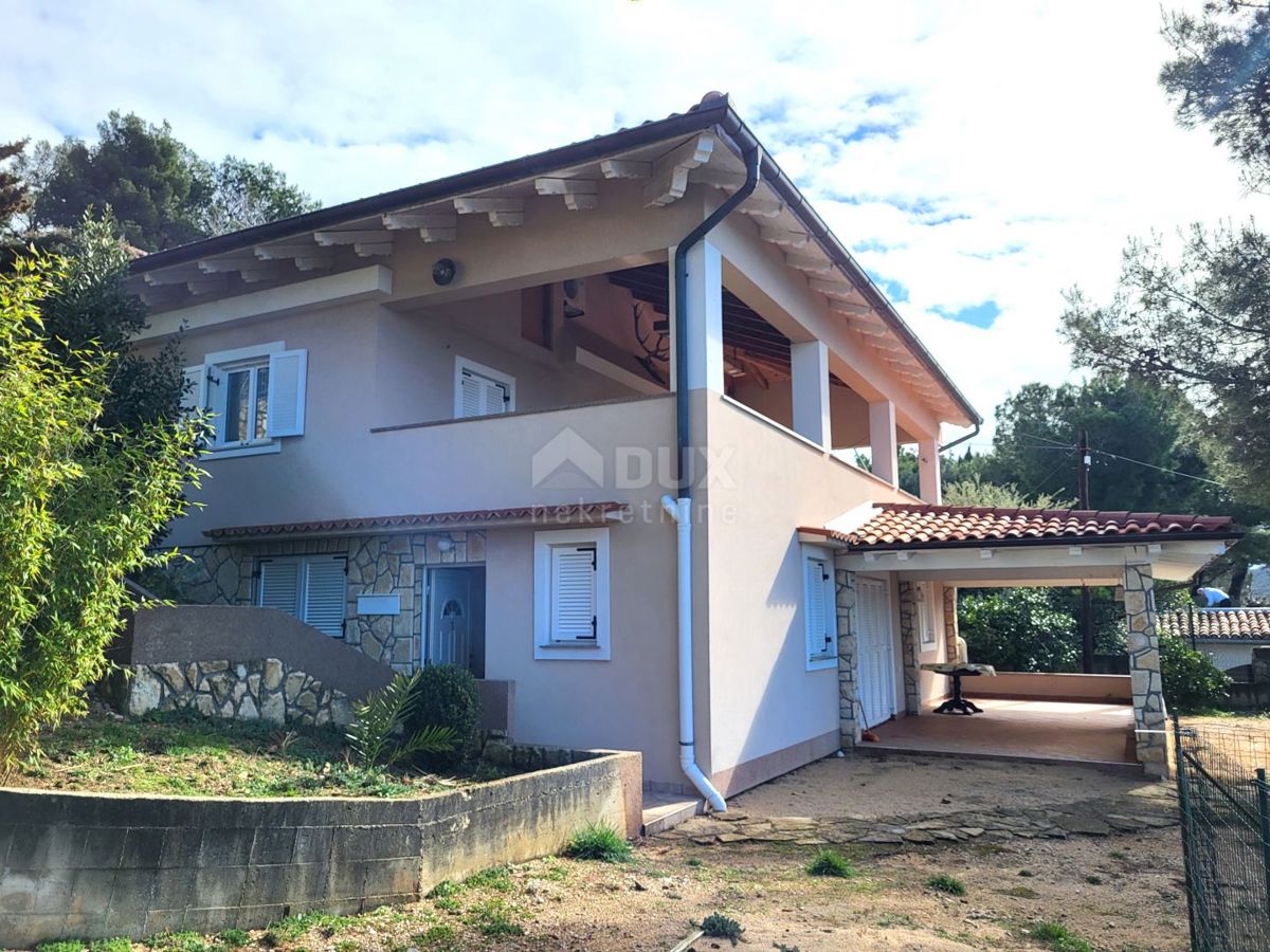 ISOLA DI CHERSO - Casa con vista mare e due appartamenti