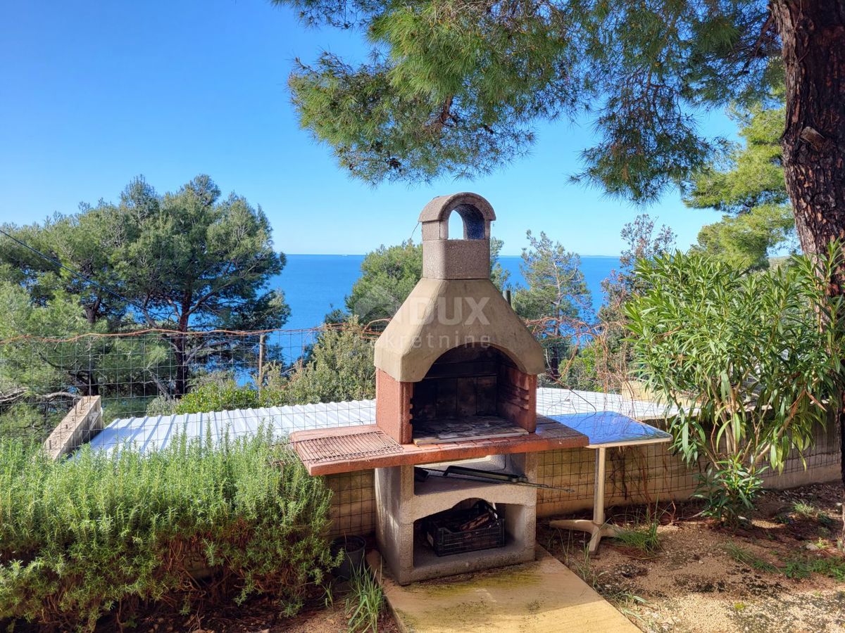 ISOLA DI CHERSO - Casa con vista mare e due appartamenti