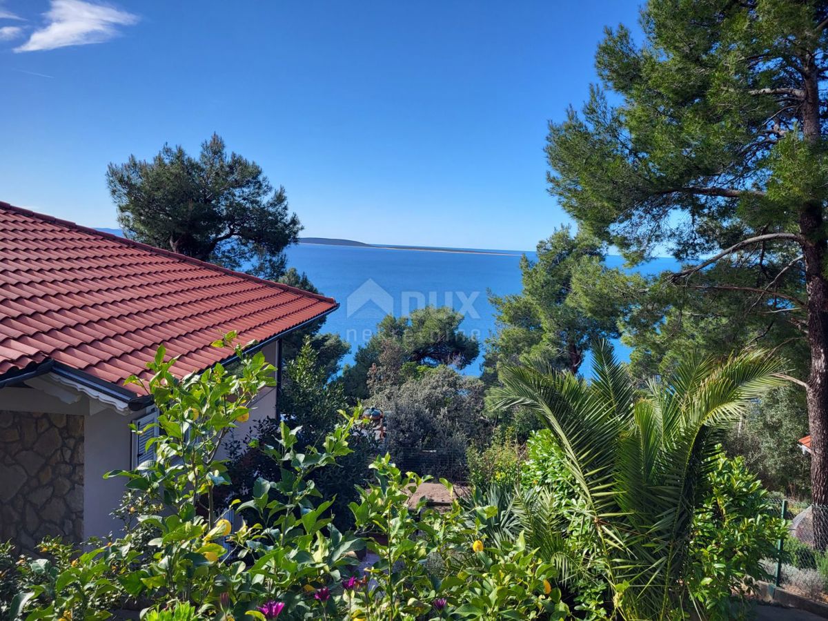 ISOLA DI CHERSO - Casa con vista mare e due appartamenti